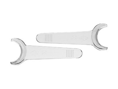 T-shape cheek retractor for dental procedures by ISSC Odont